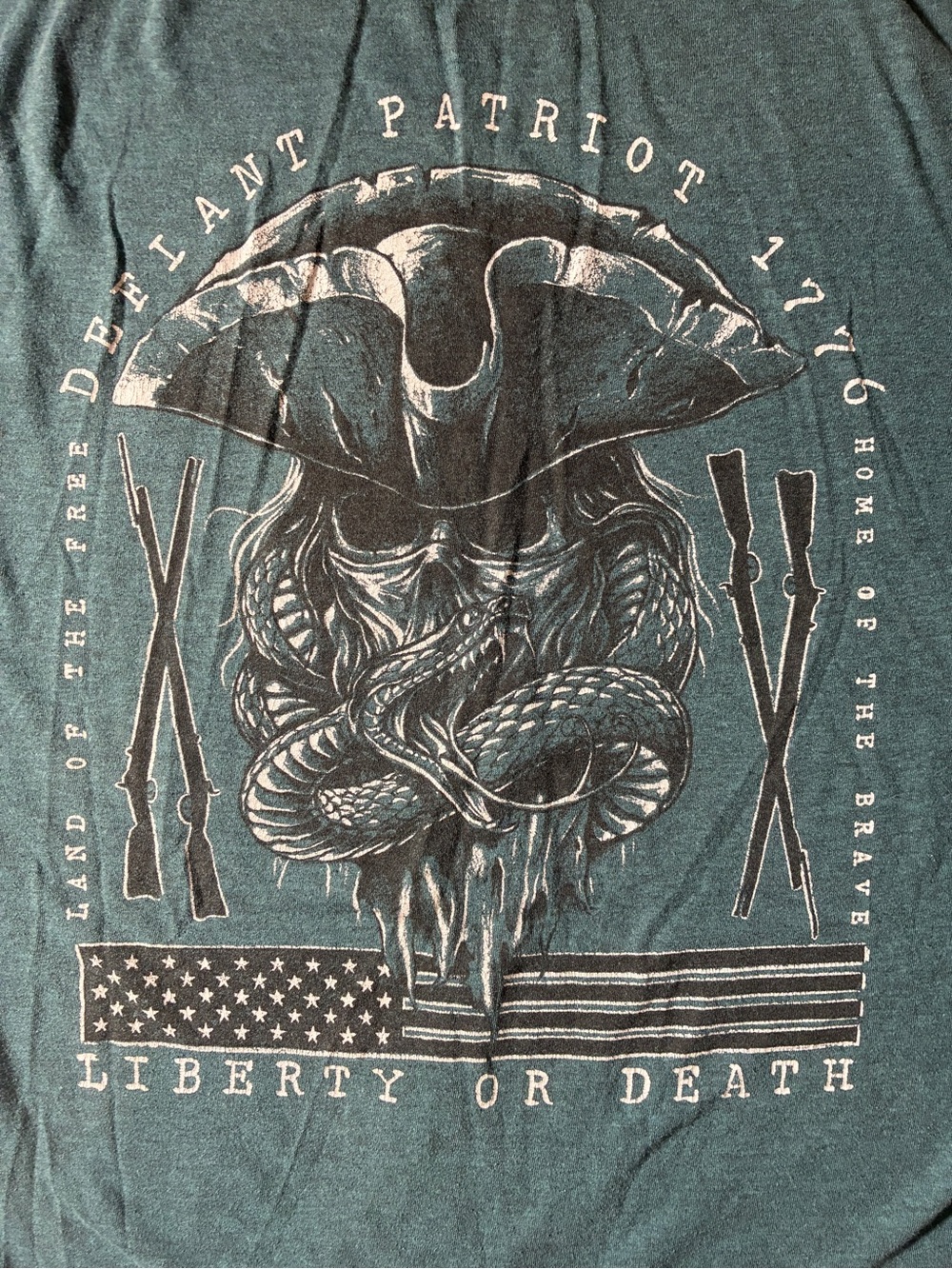 Howitzer Defiant Patriot Graphic Tee - Men's M